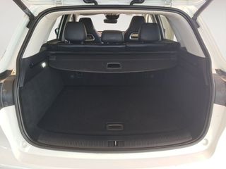MG eHS Luxury