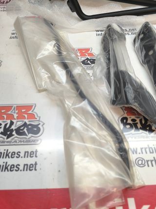 HERRAJES MALETAS LATERALES MOTOGUZZI V85TT 19-20