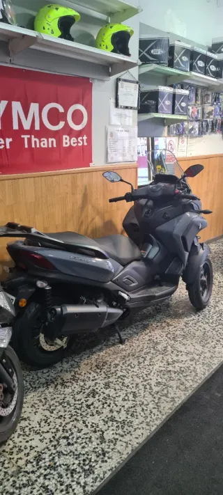 Yamaha Tricity 300 c.c. gris