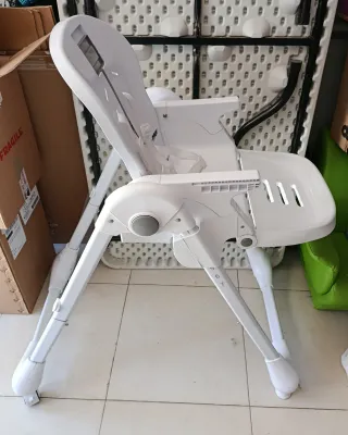 Trona para bebé con bandeja