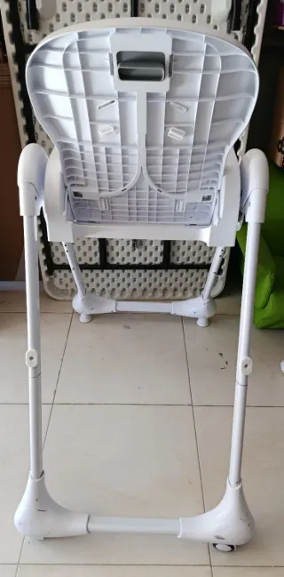 Trona para bebé con bandeja