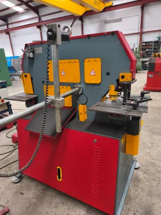 Punzonadora Hidráulica Astrida AC 60