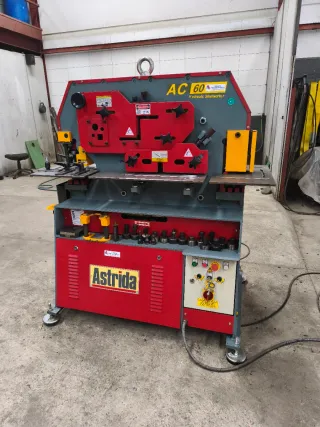 Punzonadora Hidráulica Astrida AC 60