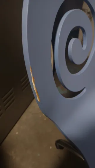 Silla de escritorio azul con ruedas