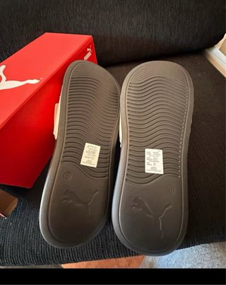 Chanclas Puma Negras y Blancas