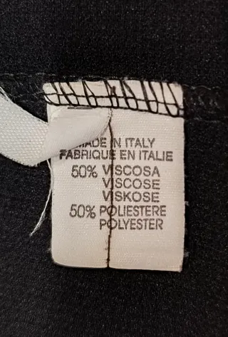 Gonna nera con bottoni a pressione