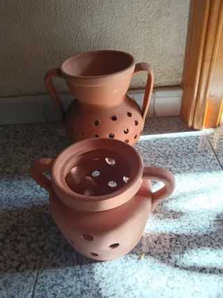 Asador Castañas/Maceta Barro..21 X 13,, 14 X 11cen