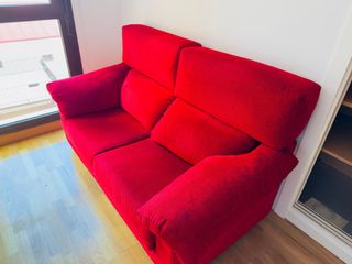 Sofá rojo 2 plazas