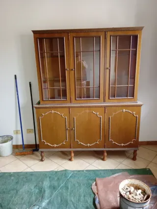 Credenza cucina in legno e vetro