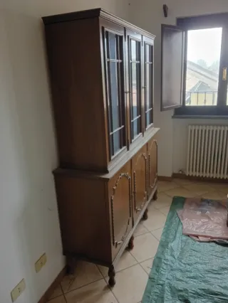 Credenza cucina in legno e vetro