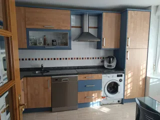 Cocina completa madera y azul