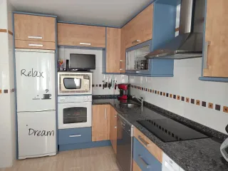 Cocina completa madera y azul