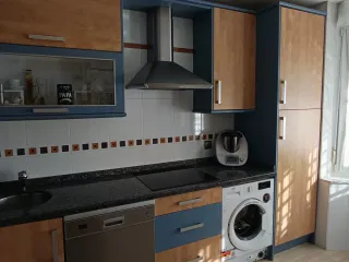 Cocina completa madera y azul
