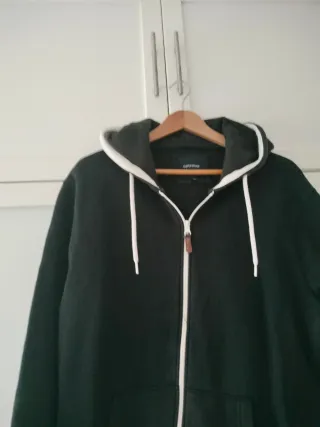 Sudadera Clockhouse Talla XL Negra