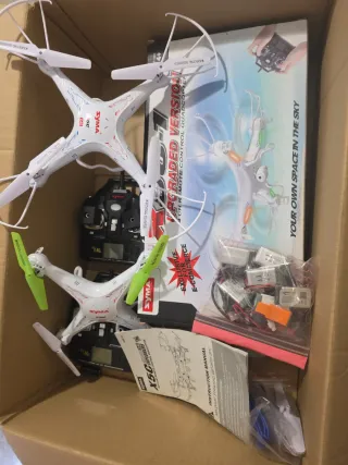 3 Droni Syma X5C-1 con 8 batterie
