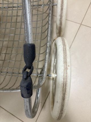 Carro de juguete Rico
