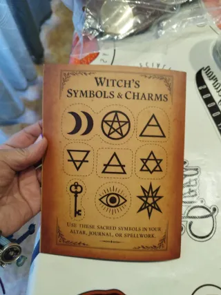 Libro The Witch's Grimoire