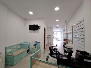 Local comercial en alquiler en Can Roca-Muntanyeta en Castelldefels