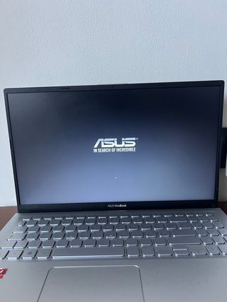 ASUS VivoBook 15" Ultra Sottile Win 11 SSD 256GB
