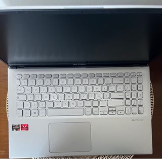 ASUS VivoBook 15" Ultra Sottile Win 11 SSD 256GB