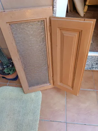 Ventana y contraventana de madera