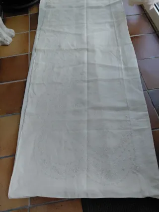 Sábanas antiguas bordadas