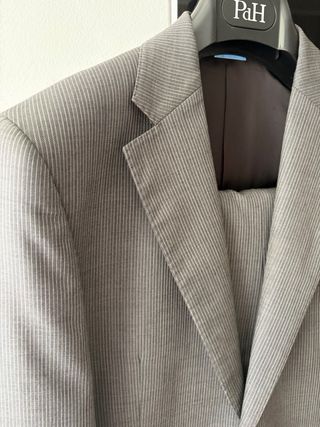 Traje de caballero gris