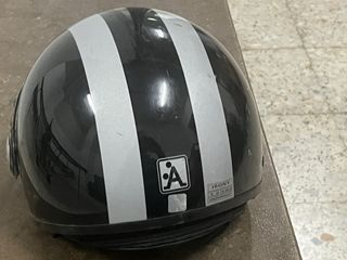Casco Moto Scooter Negro y Plateado. Talla 59 xl