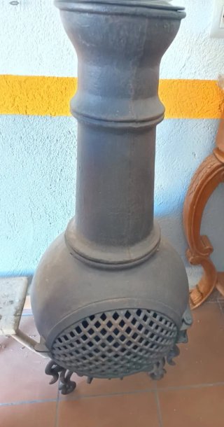 Chimenea Salamandra de Hierro Fundido.