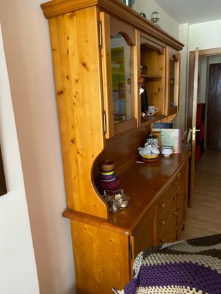 Mueble de salón de pino clásico