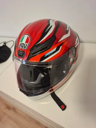 Casco AGV Moto Rojo y Blanco + Funda