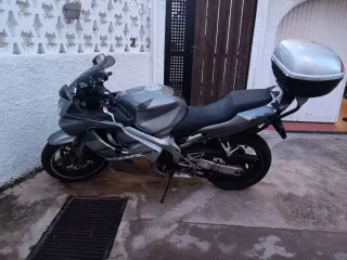 Honda CBR 600 F Plata 2005
