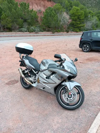 Honda CBR 600 F Plata 2005