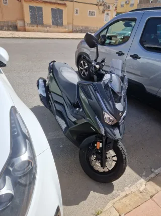 Moto 125cc Maxi Scooter Negra/Verde
