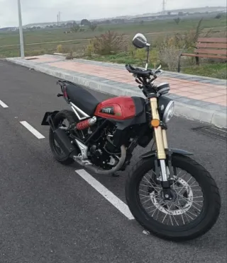 Moto MITT 125 SC SCRAMBLER Roja y Negra
