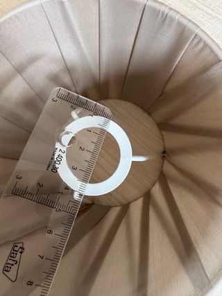 Pantalla de lámpara de mesa de tela gris