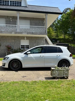 Volkswagen Golf 2016 gtd llantas 19”