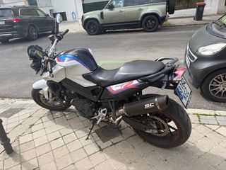 BMW F800R Naked Blanca y Negra