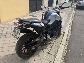 BMW F800R Naked Blanca y Negra