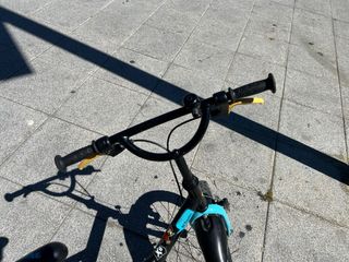 Bicicleta infantil negra