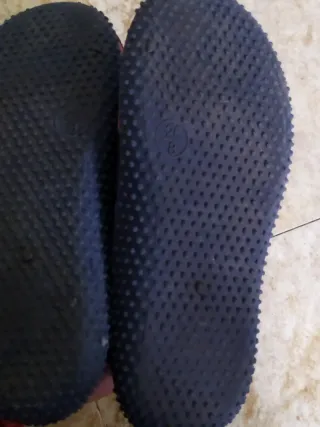 Escarpines Neopreno Dinosaurios Talla 26/27