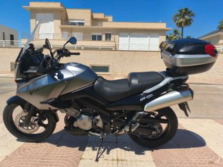 Suzuki V-Strom DL1000  Moto con sólo 29000 kms