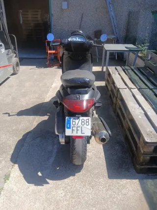 Piaggio Beverly 500 Negra