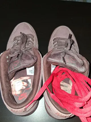 Nike SB Dunk Low City Of Love Burgundy Crush