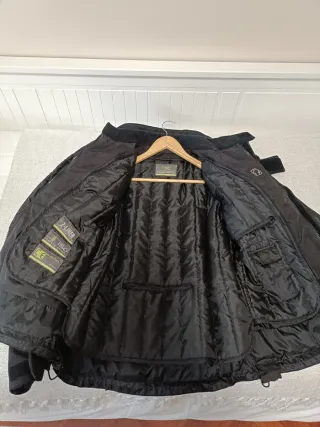 Chaqueta de moto negra SEGURIDAD