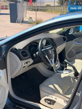 Volvo V40 2014