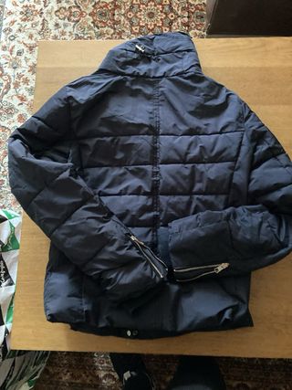 Cazadora plumas Bershka azul