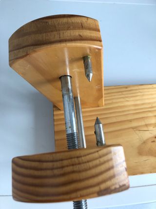 Jamonero de madera y metal