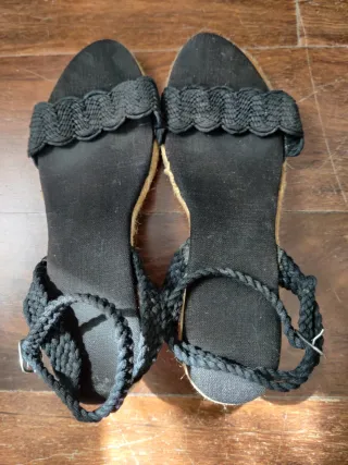 Sandalias cuña Mary Jane yute negras