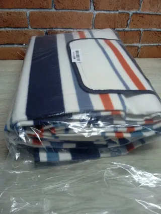 Manta Picnic Amazon Basics Rayas